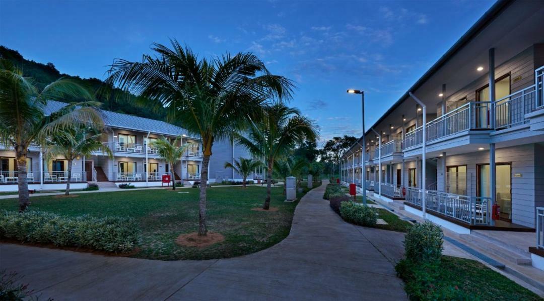 Royale Chulan Cherating Chalet Bagian luar foto